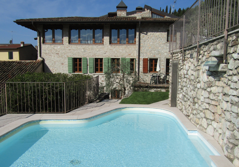 Residence Con Piscina Sul Lago Di Garda La Giornata Ideale